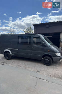 Вантажопасажирський фургон Mercedes-Benz Sprinter 2005 в 
