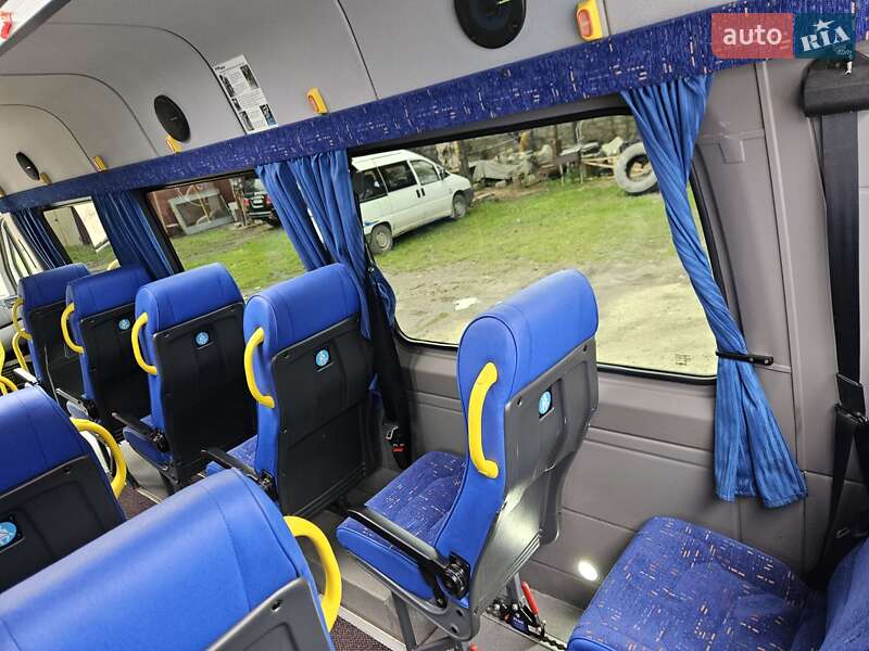 Туристический / Междугородний автобус Mercedes-Benz Sprinter 2013 в Черновцах