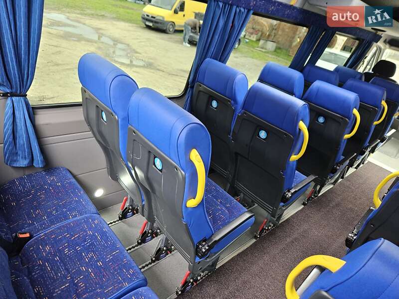 Туристический / Междугородний автобус Mercedes-Benz Sprinter 2013 в Черновцах