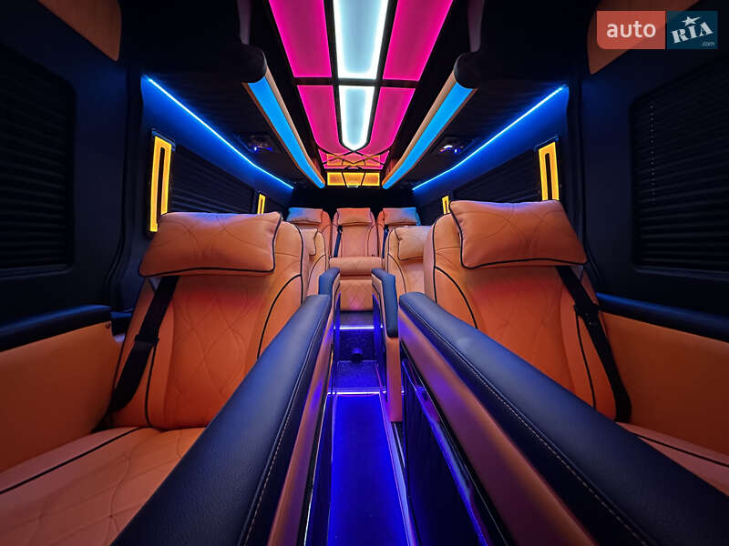 Вантажопасажирський фургон Mercedes-Benz Sprinter 2020 в Луцьку