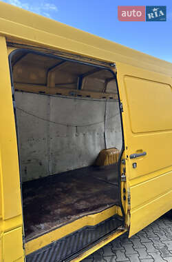 Грузовой фургон Mercedes-Benz Sprinter 2004 в 