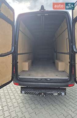Грузовой фургон Mercedes-Benz Sprinter 2017 в 