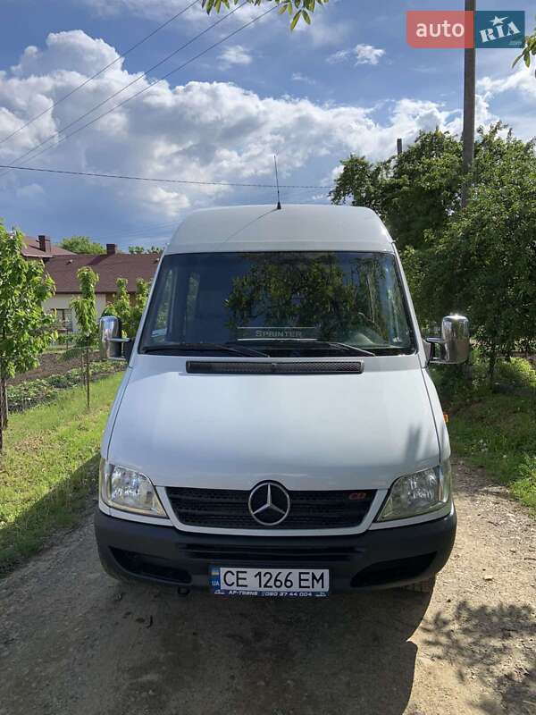 Микроавтобус Mercedes-Benz Sprinter 2000 в 