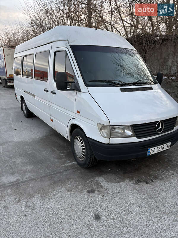 Приміський автобус Mercedes-Benz Sprinter 1999 в 