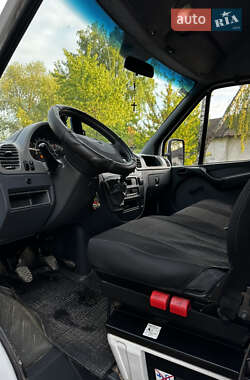 Грузовой фургон Mercedes-Benz Sprinter 2005 в 