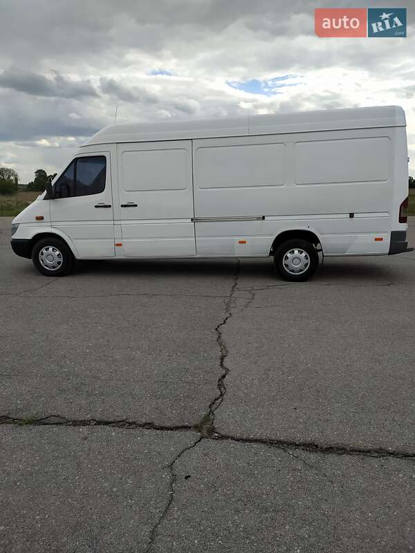 Вантажний фургон Mercedes-Benz Sprinter 2004 в Малині