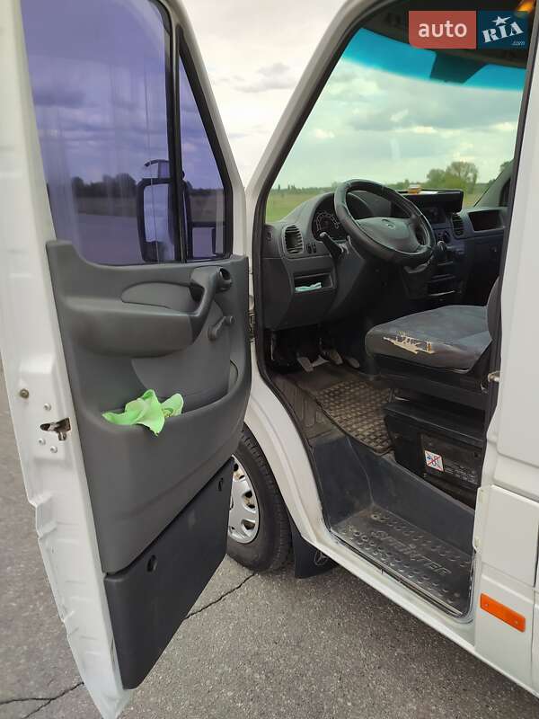 Вантажний фургон Mercedes-Benz Sprinter 2004 в Малині