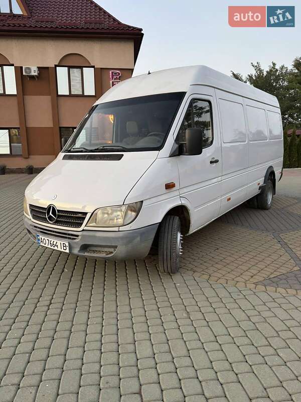 Mercedes-Benz Sprinter 2004