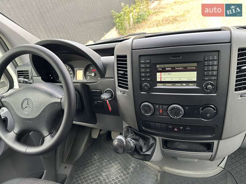 Грузовой фургон Mercedes-Benz Sprinter 2017 в Черновцах