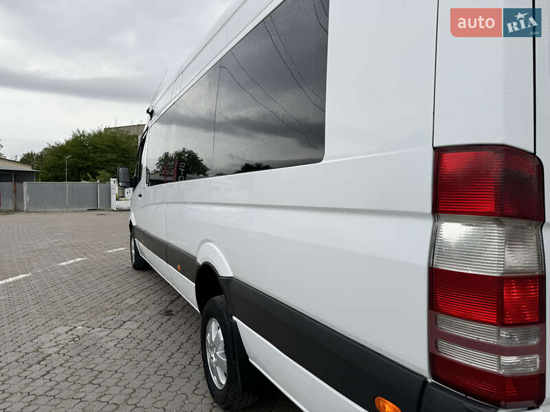 Вантажопасажирський фургон Mercedes-Benz Sprinter 2012 в Чернівцях