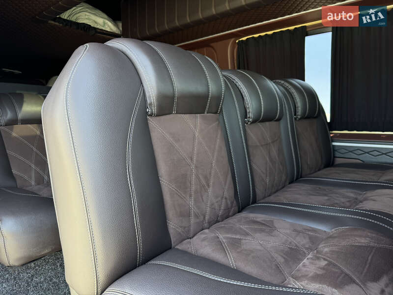 Вантажопасажирський фургон Mercedes-Benz Sprinter 2012 в Чернівцях