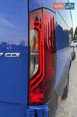 Вантажний фургон Mercedes-Benz Sprinter 2021 в 