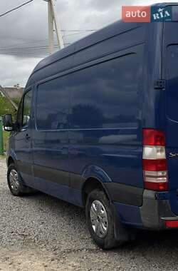 Грузовой фургон Mercedes-Benz Sprinter 2011 в 