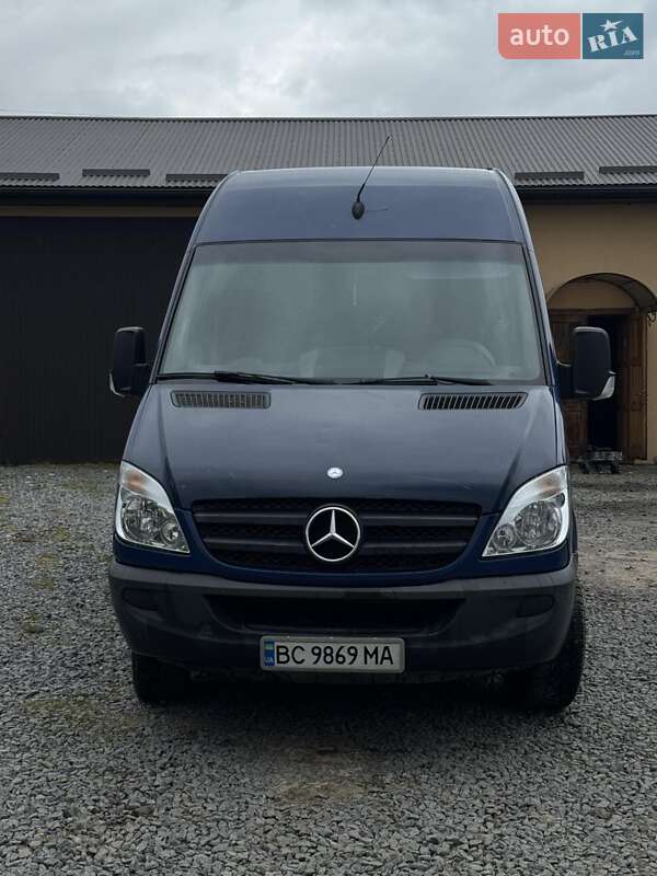 Mercedes-Benz Sprinter 2011