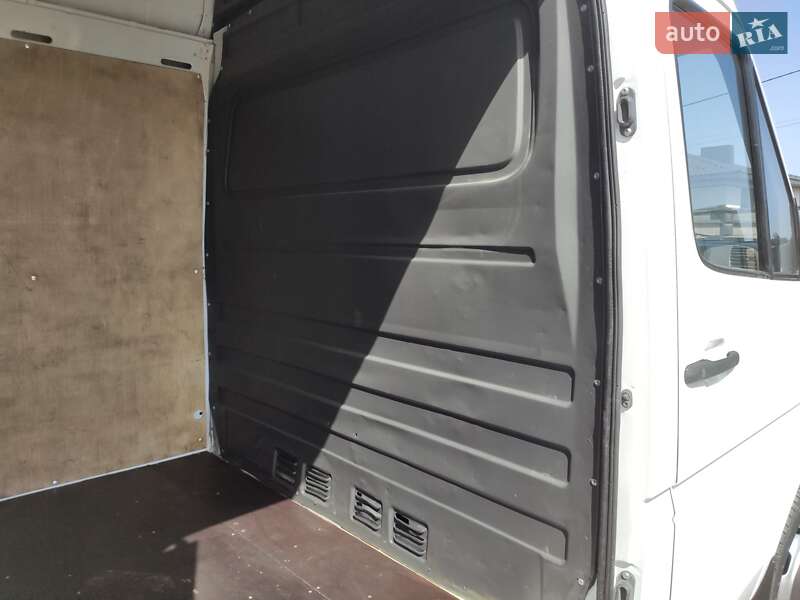 Грузовой фургон Mercedes-Benz Sprinter 2003 в Ровно