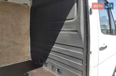 Грузовой фургон Mercedes-Benz Sprinter 2003 в 