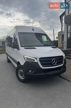 Вантажопасажирський фургон Mercedes-Benz Sprinter 2019 в Рожнятові