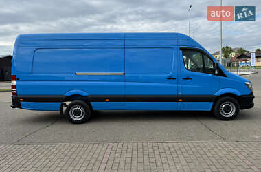 Грузовой фургон Mercedes-Benz Sprinter 2016 в 