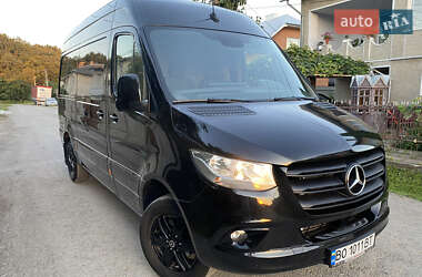 Грузовой фургон Mercedes-Benz Sprinter 2022 в 