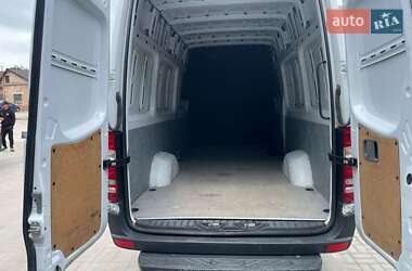 Грузовой фургон Mercedes-Benz Sprinter 2017 в 