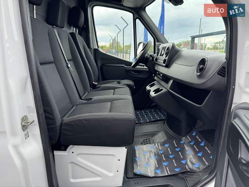 Вантажний фургон Mercedes-Benz Sprinter 2018 в Рівному