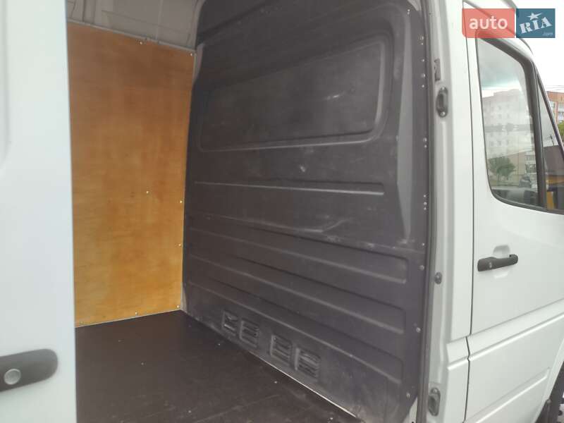 Грузовой фургон Mercedes-Benz Sprinter 2005 в Ровно