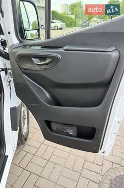 Вантажний фургон Mercedes-Benz Sprinter 2021 в 