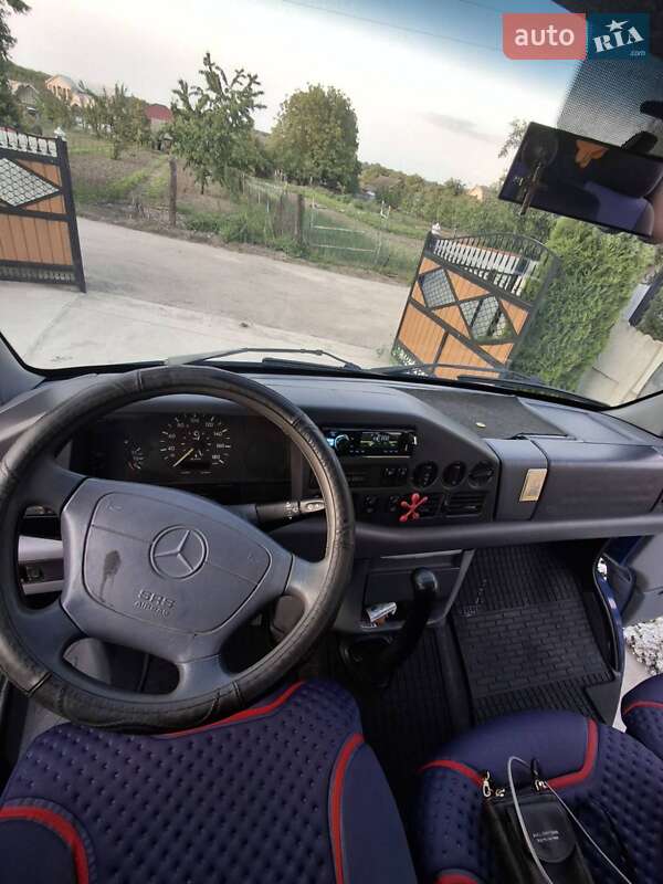 Грузопассажирский фургон Mercedes-Benz Sprinter 1999 в Романковцах