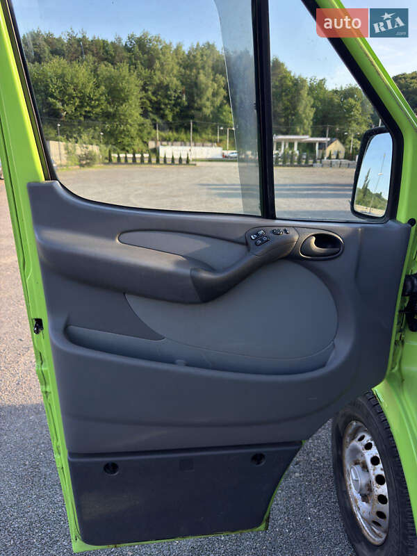 Микроавтобус Mercedes-Benz Sprinter 2000 в Иршаве