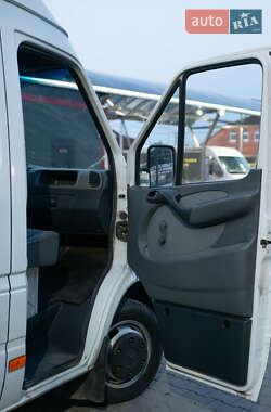 Вантажний фургон Mercedes-Benz Sprinter 2005 в 