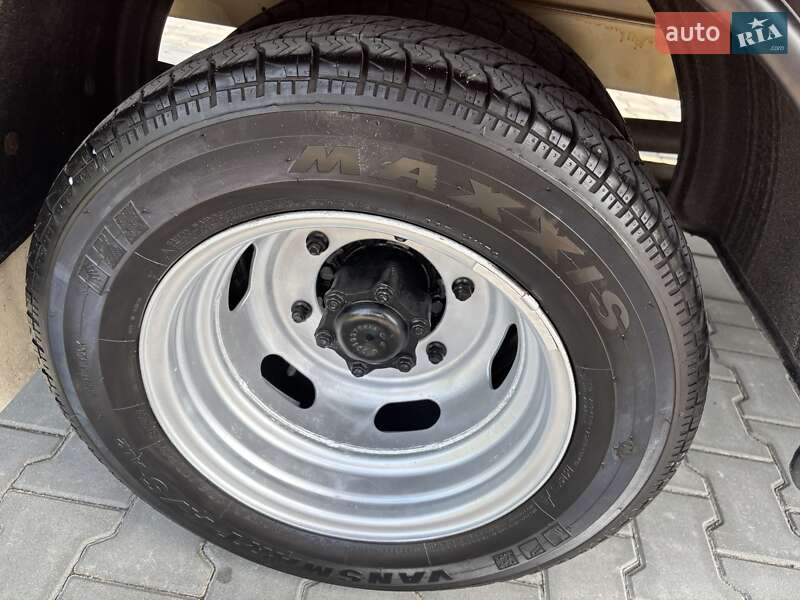 Вантажний фургон Mercedes-Benz Sprinter 2005 в Луцьку