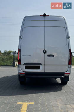Грузовой фургон Mercedes-Benz Sprinter 2023 в 