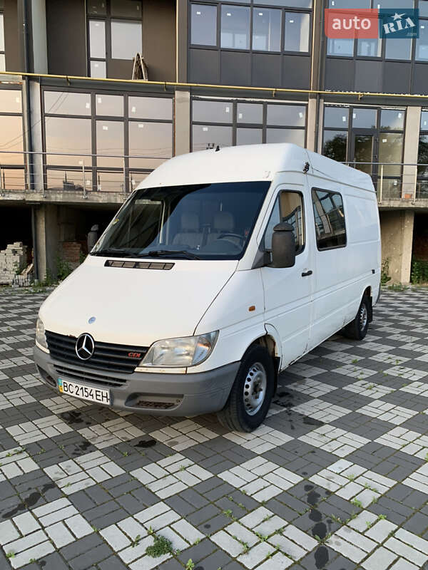 Вантажопасажирський фургон Mercedes-Benz Sprinter 2001 в Буську
