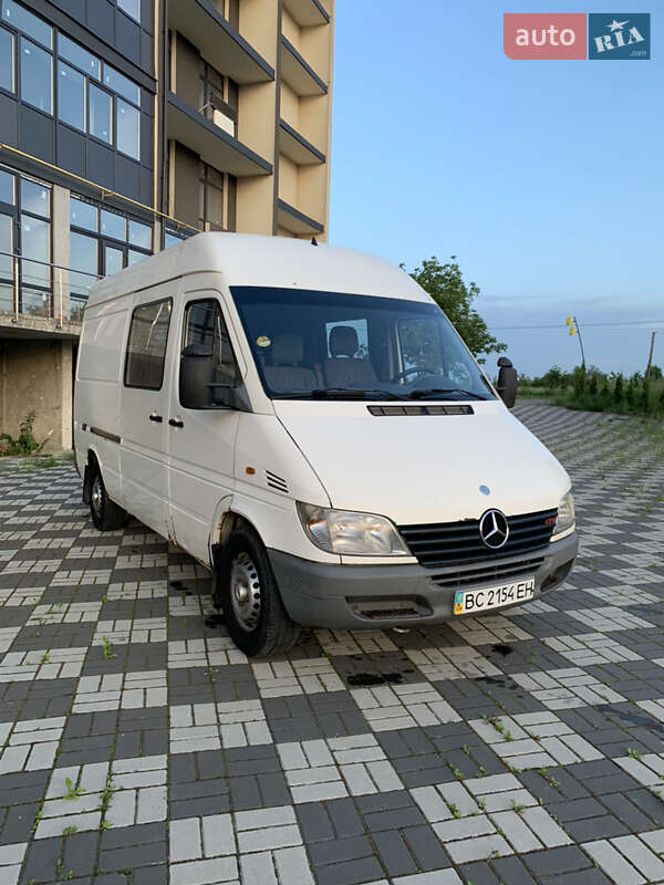 Вантажопасажирський фургон Mercedes-Benz Sprinter 2001 в Буську