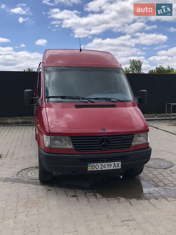 Вантажний фургон Mercedes-Benz Sprinter 1998 в 