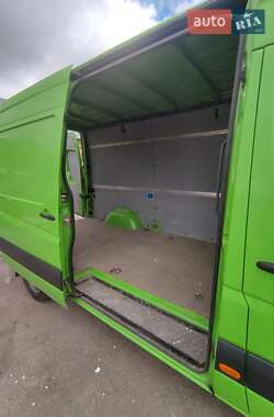 Грузовой фургон Mercedes-Benz Sprinter 2015 в 