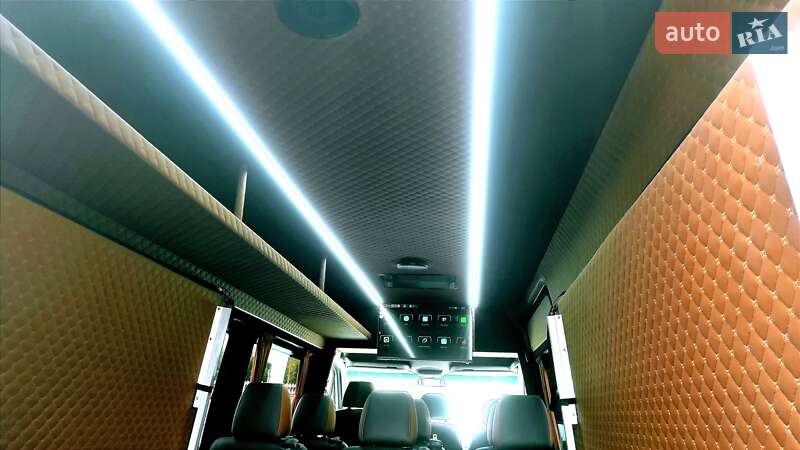 Вантажопасажирський фургон Mercedes-Benz Sprinter 2018 в Житомирі