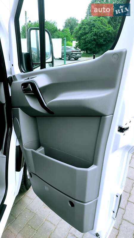 Вантажопасажирський фургон Mercedes-Benz Sprinter 2018 в Житомирі