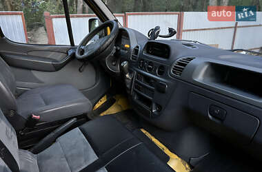 Грузовой фургон Mercedes-Benz Sprinter 2002 в 