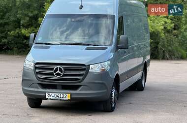 Грузовой фургон Mercedes-Benz Sprinter 2019 в 