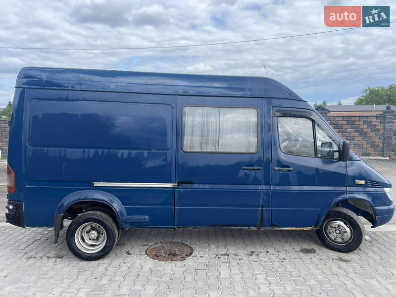 Грузовой фургон Mercedes-Benz Sprinter 2004 в Ровно