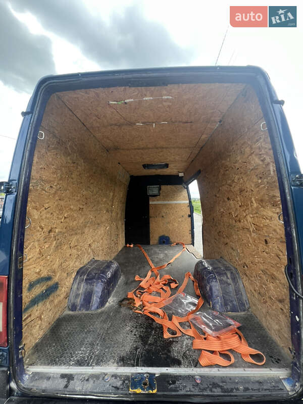 Грузовой фургон Mercedes-Benz Sprinter 2004 в Ровно