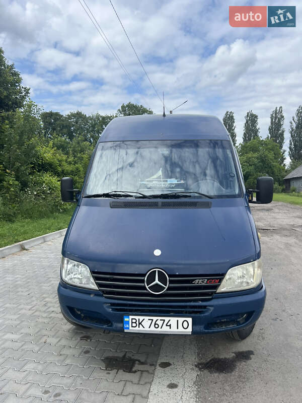 Грузовой фургон Mercedes-Benz Sprinter 2004 в Ровно