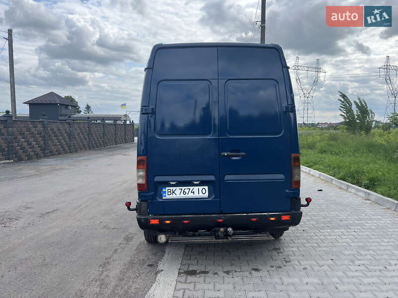 Грузовой фургон Mercedes-Benz Sprinter 2004 в Ровно