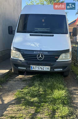 Грузовой фургон Mercedes-Benz Sprinter 2000 в 