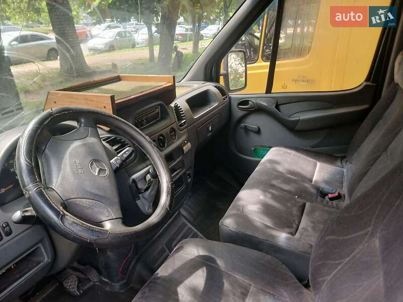 Вантажопасажирський фургон Mercedes-Benz Sprinter 2002 в Києві