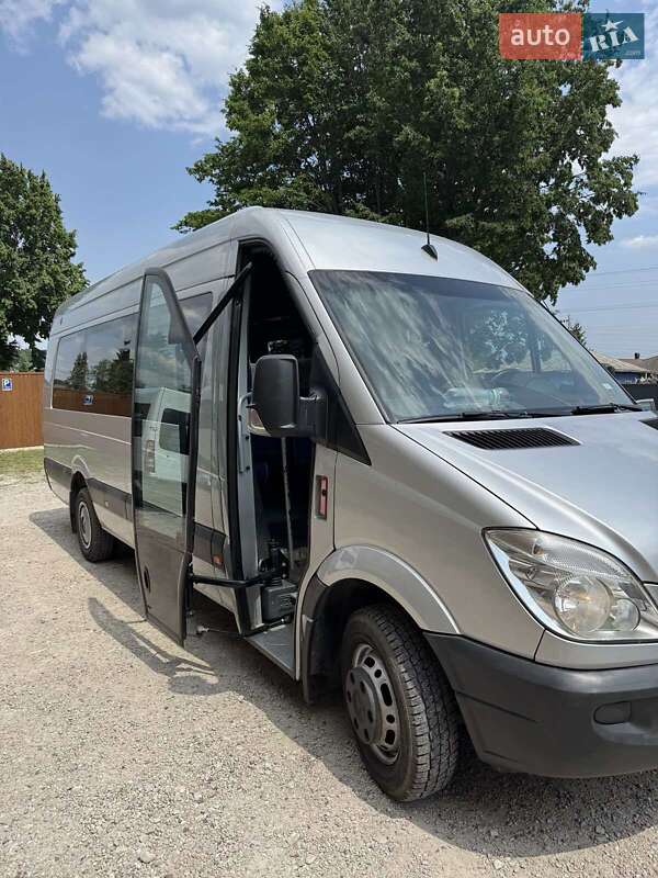 Mercedes-Benz Sprinter 2011