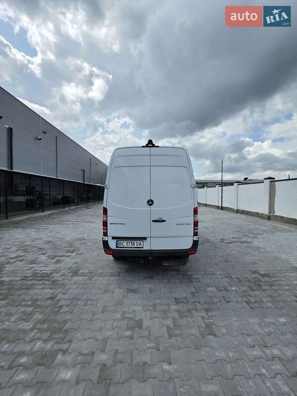 Грузовой фургон Mercedes-Benz Sprinter 2016 в Львове