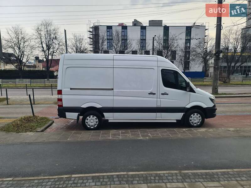 Грузовой фургон Mercedes-Benz Sprinter 2016 в Львове