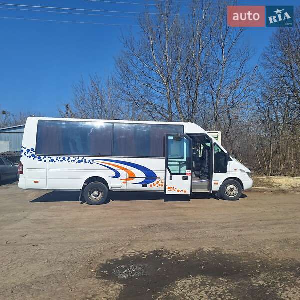 Туристичний / Міжміський автобус Mercedes-Benz Sprinter 2004 в Рівному
